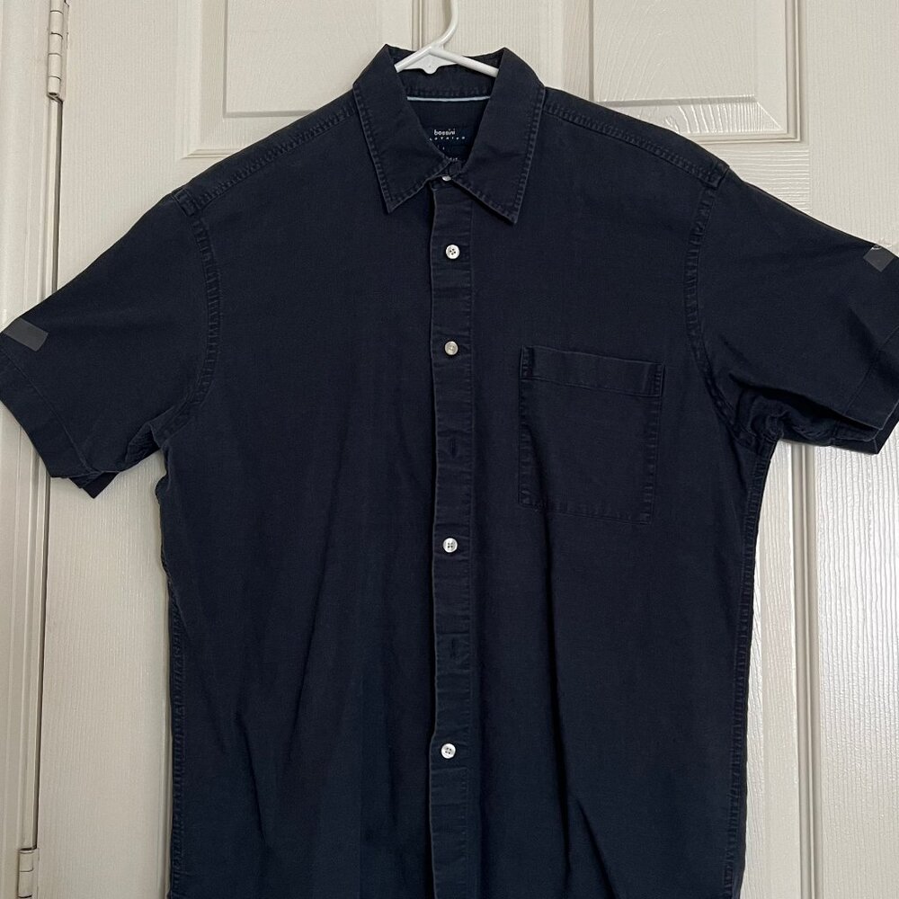 Men's navy button-down short sleeve shirt Size L